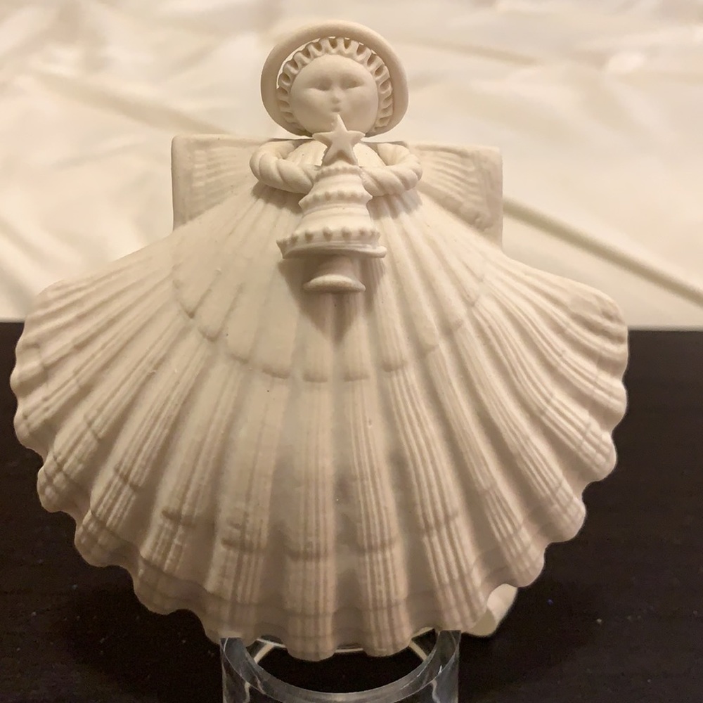 Margaret Furlong 1990 Angel Christmastree Ornament